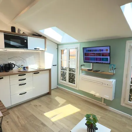 Ze Perfect Place - Magnifique Vieux Apartmán